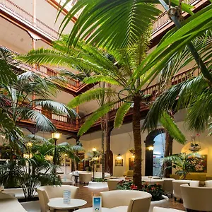 Hotel Monopol ***